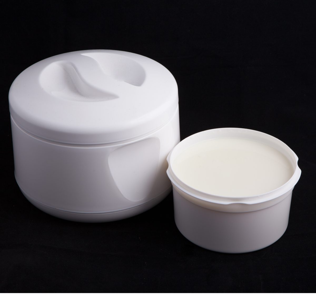 Yogurt Maker that's simple & easy to use CheeseYogurtMaking